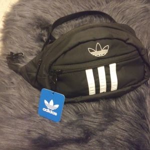 Adidas Fanny Pack🖤